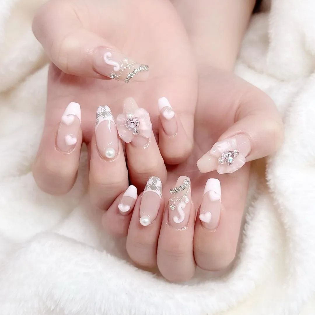 非常有質(zhì)感的新婚美甲，最近要結(jié)婚的準(zhǔn)新娘們看過(guò)來(lái)