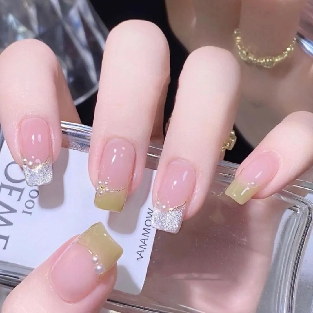 春夏氛圍感超強(qiáng)的綠色系美甲，清新又顯白
