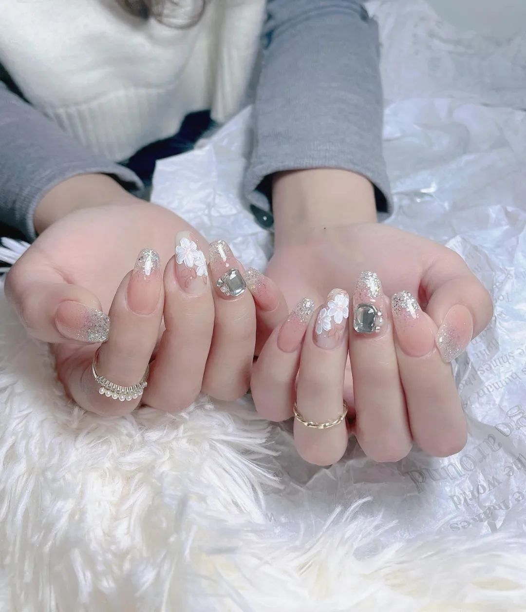非常有質(zhì)感的新婚美甲，最近要結(jié)婚的準(zhǔn)新娘們看過(guò)來(lái)