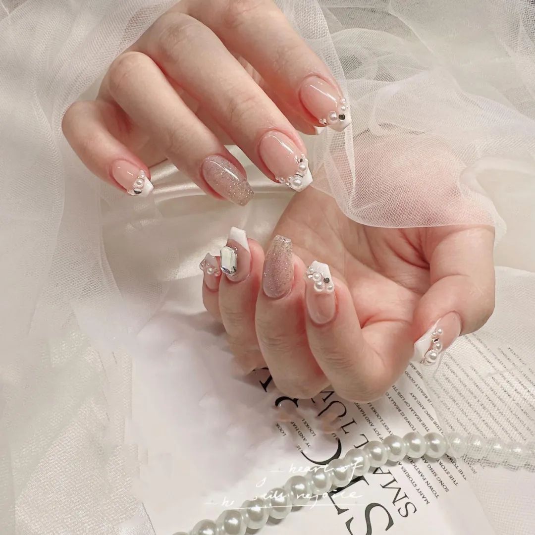 非常有質(zhì)感的新婚美甲，最近要結(jié)婚的準(zhǔn)新娘們看過(guò)來(lái)
