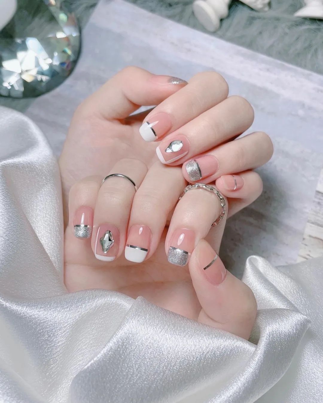 非常有質(zhì)感的新婚美甲，最近要結(jié)婚的準(zhǔn)新娘們看過(guò)來(lái)