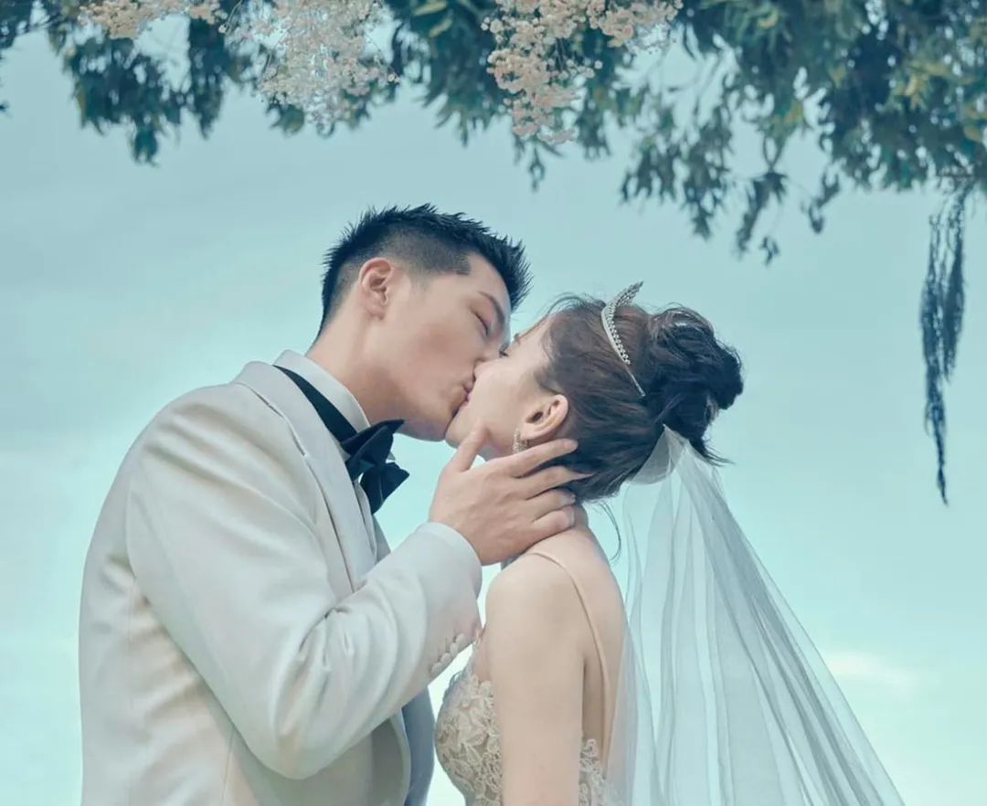 非常有質(zhì)感的新婚美甲，最近要結(jié)婚的準(zhǔn)新娘們看過(guò)來(lái)