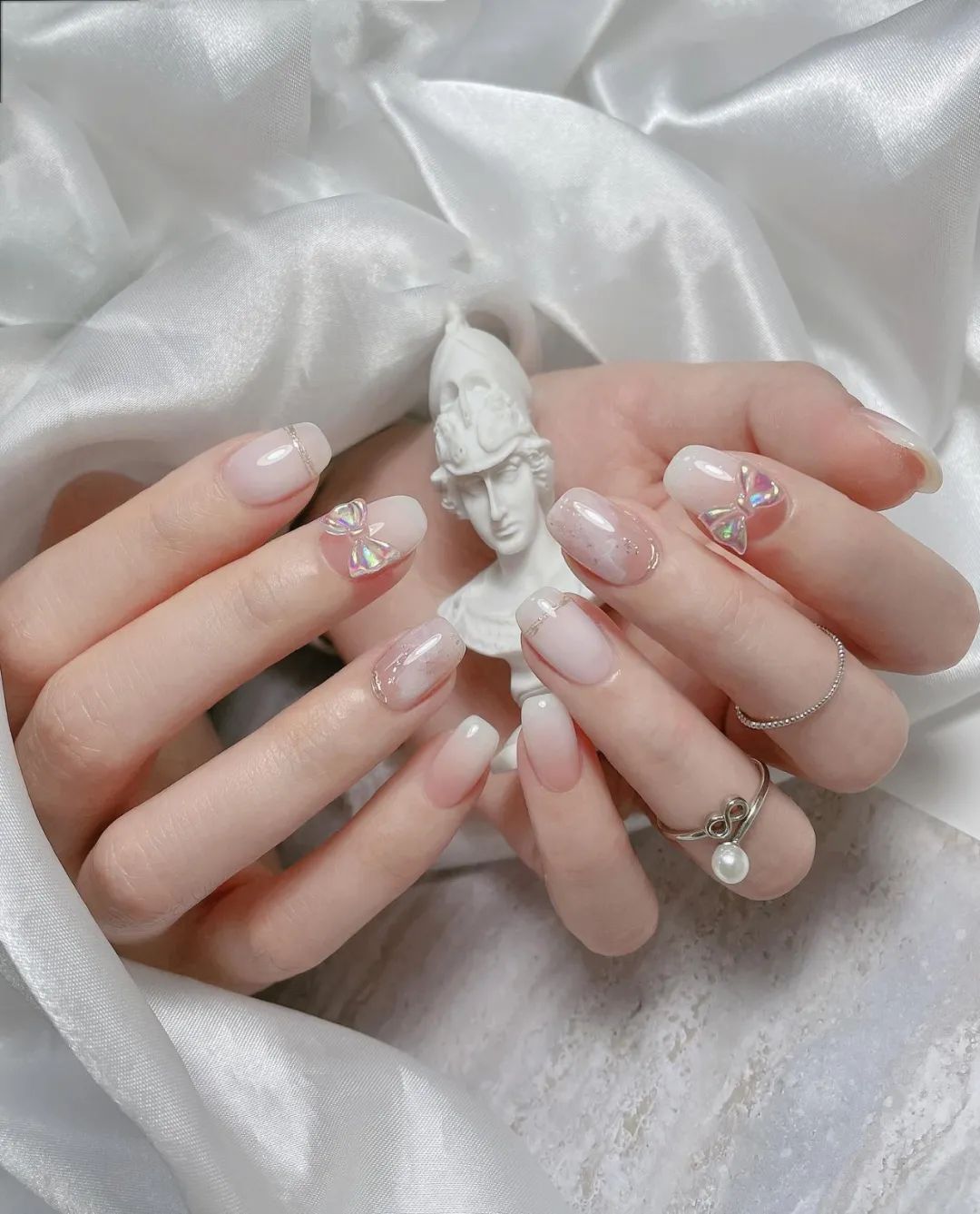 非常有質(zhì)感的新婚美甲，最近要結(jié)婚的準(zhǔn)新娘們看過(guò)來(lái)