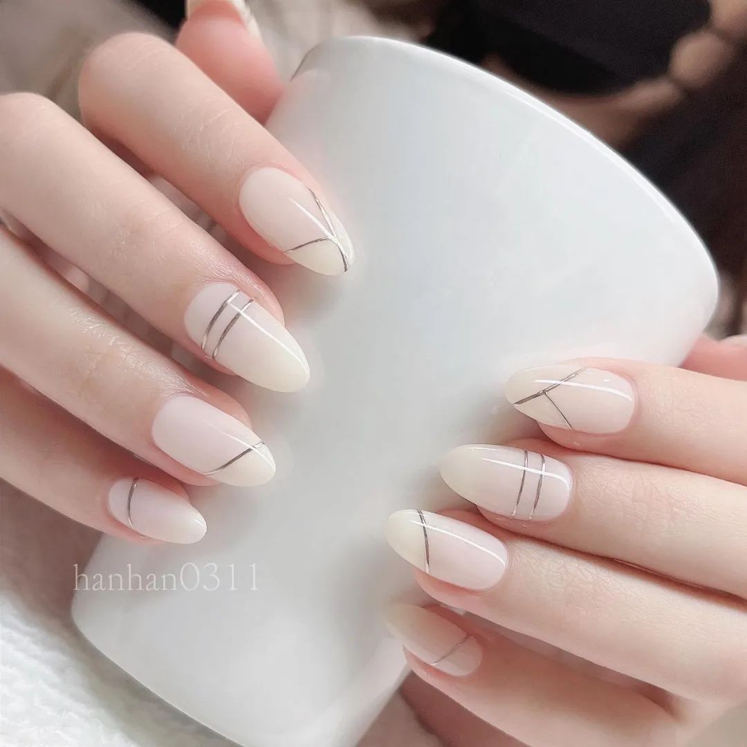 非常有質(zhì)感的新婚美甲，最近要結(jié)婚的準(zhǔn)新娘們看過(guò)來(lái)
