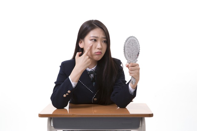 青春期怎么保養(yǎng)皮膚，青春期的少男少女們?cè)撛趺醋o(hù)膚